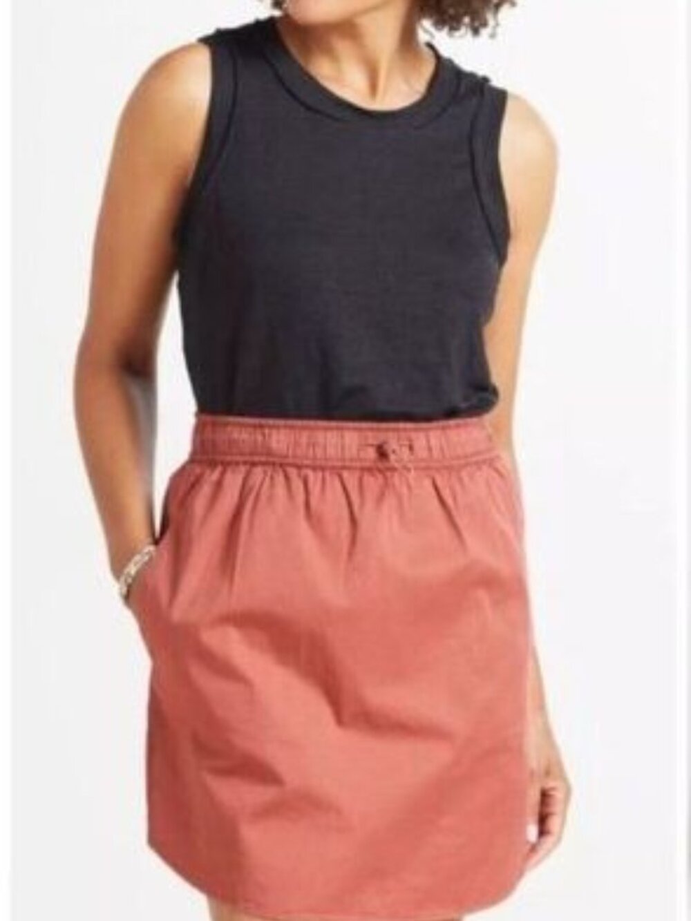 NWOT SUNDRY x EVEREVE Women's Sunday Skirt Size 1 (Small) in Brick Red
